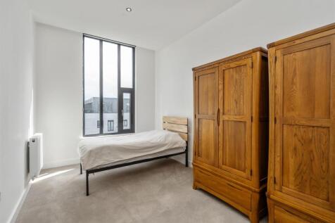 Apt 179 The Broad Oaks_6.jpg