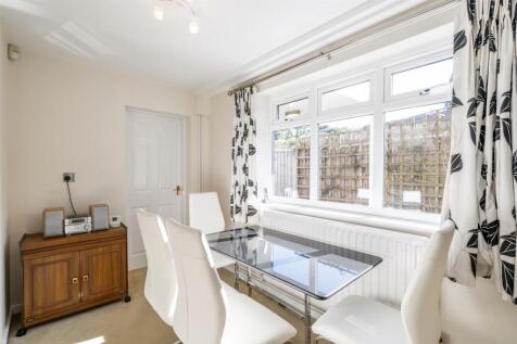 2 Oaken Drive_10.jpg