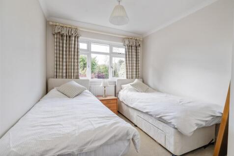 2 Oaken Drive_12.jpg