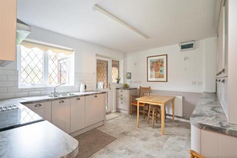 16 Frankholmes Drive_14.jpg