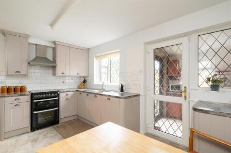 16 Frankholmes Drive_15.jpg