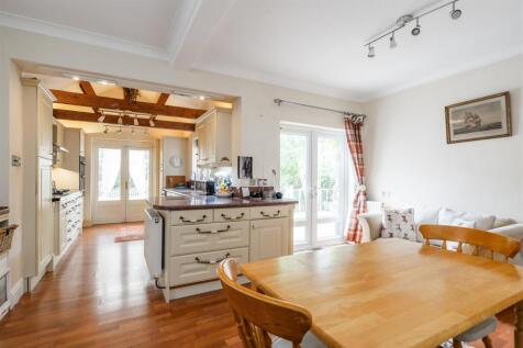 642 Streetsbrook Road_19.jpg