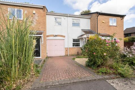 20 Crimscote Close_11.jpg