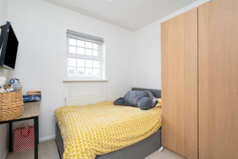 20 Crimscote Close_1.jpg