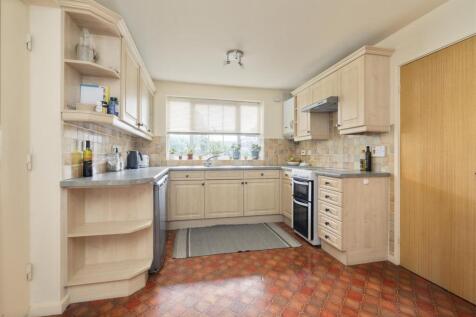 20 Farnborough Drive_9.jpg