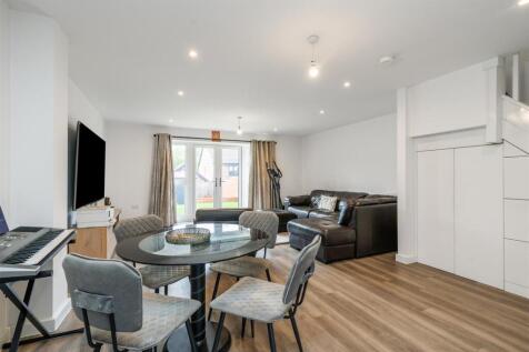 26 Rosewood Drive_2.jpg