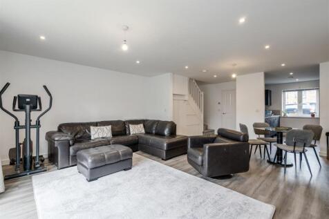 26 Rosewood Drive_4.jpg