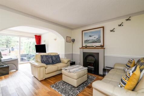 18 Milholme Green_7.jpg