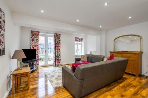 14 Middlewood Close_2.jpg