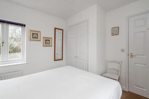 14 Middlewood Close_6.jpg