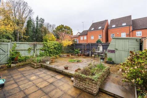 14 Middlewood Close_17.jpg