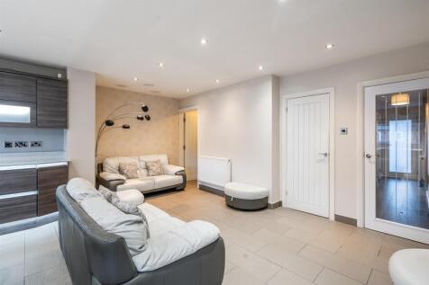 6 Regan Avenue_21.jpg