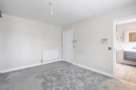 6 Regan Avenue_6.jpg