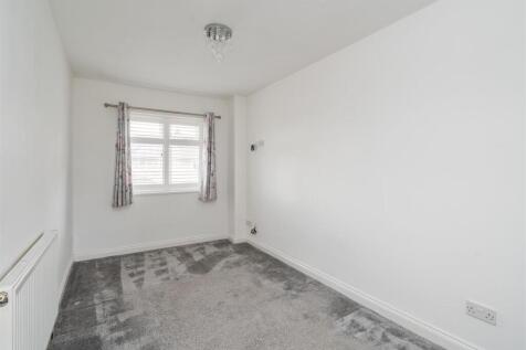 6 Regan Avenue_11.jpg