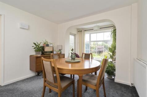 20 Farnborough Drive_12.jpg