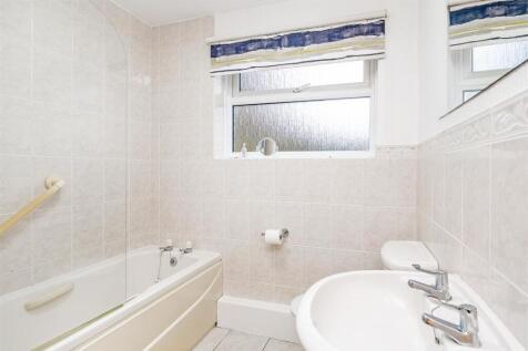 32 Croftleigh Gardens_9.jpg