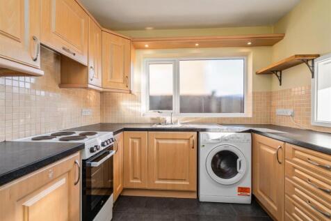 24 Broomfields Farm Road_14.jpg