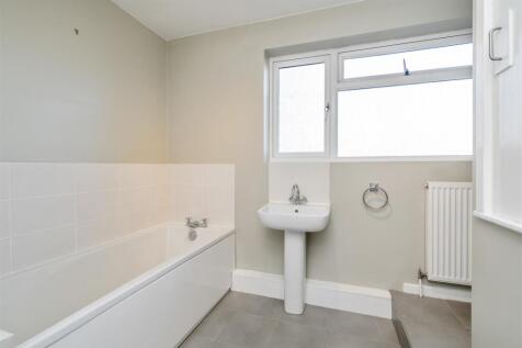 24 Broomfields Farm Road_8.jpg