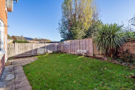 24 Broomfields Farm Road_17.jpg