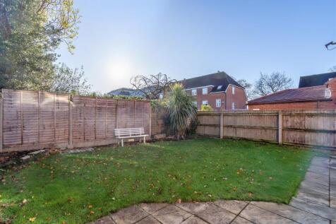 24 Broomfields Farm Road_16.jpg