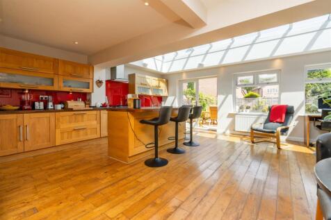 8 Woodstock Crescent_3.jpg