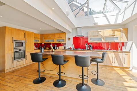 8 Woodstock Crescent_8.jpg