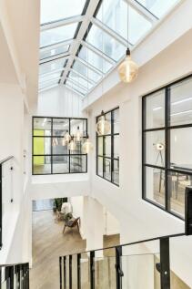 68 Standard Pl  40 1st floor.jpg