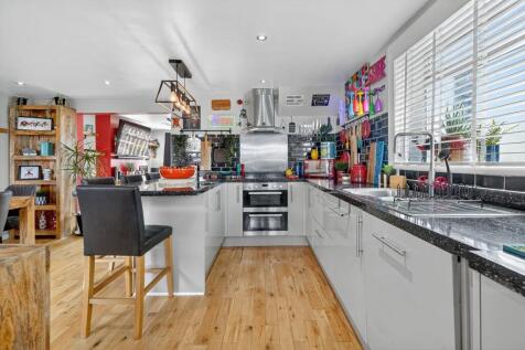 Dining kitchen