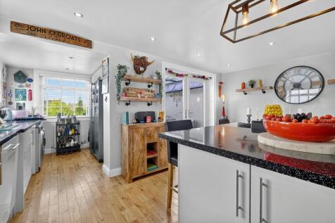 Dining kitchen