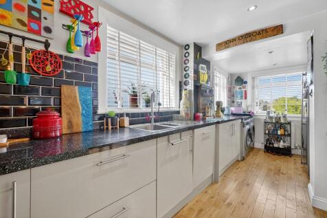 Dining kitchen