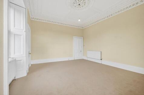 Bedroom 5/Public Room 2