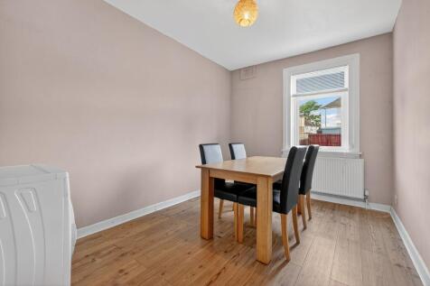 Bedroom 2 / Dining Room