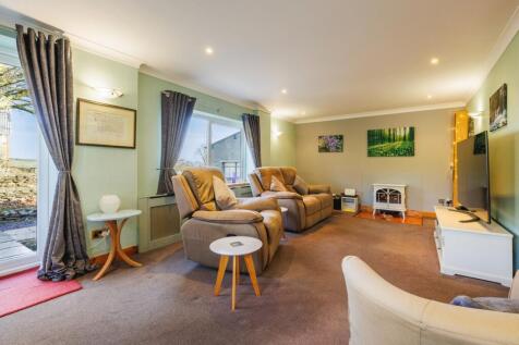 Lounge / Garden Room