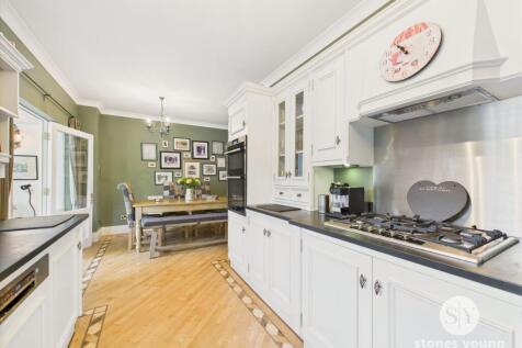 Open Dining Kitchen
