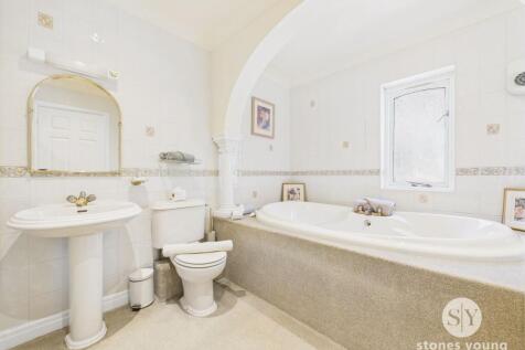 En-suite Bathroom