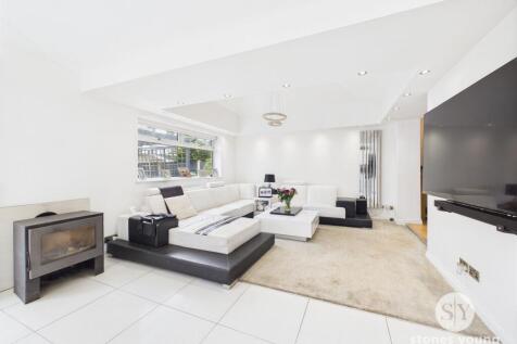 Rear Lounge