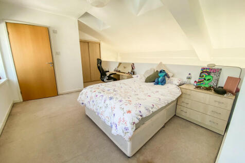 Bedroom 1a
