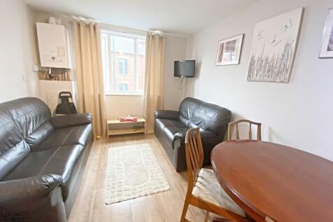 Living Room 2 (2)