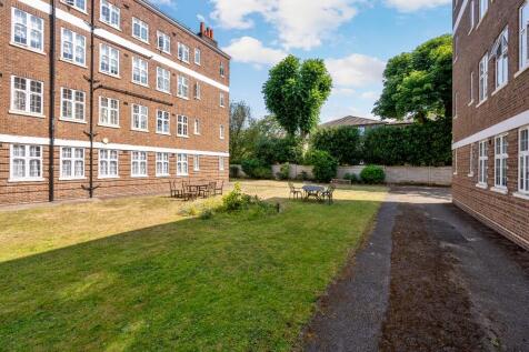 Communal lawn