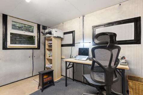 Office/storeroom