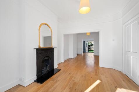 Reception room alt