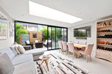 Family/dining room