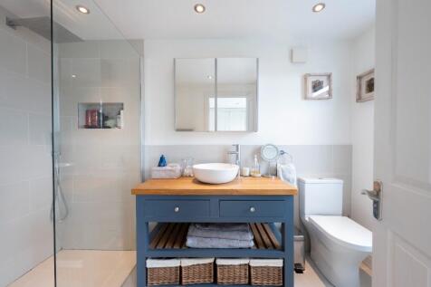 Ensuite shower room