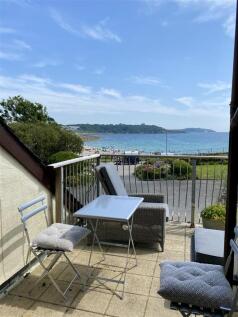 BALCONY VIEW OVER BEACH