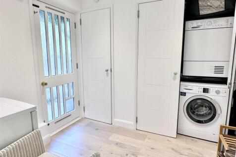 UTILITY/LAUNDRY ROOM
