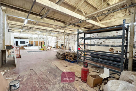 Unit to let