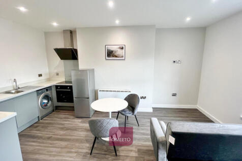 Apartment 6 Lounge &amp; kitchen