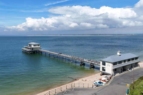 Totland Pier Main Image Edited.png