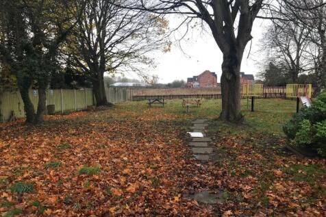 Three Lions Garden 1.jpg