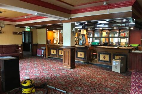 3 Three Lions Dining 1.jpg